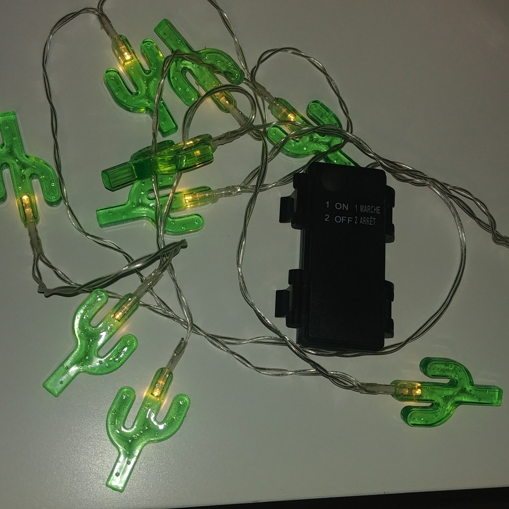 Green Cactus String Lights - Picture 4 of 5